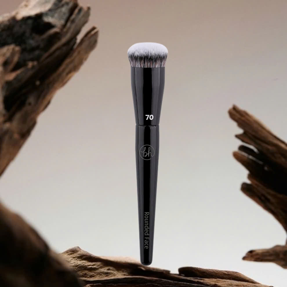 Cọ Phủ Mặt Đầu Tròn BH Cosmetics Rounded Face BH70